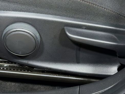 Used 2021 MAZDA MAZDA3 s image 22