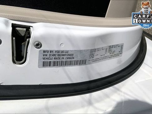 Used 2022 Chrysler Pacifica Touring-L FWD image 31