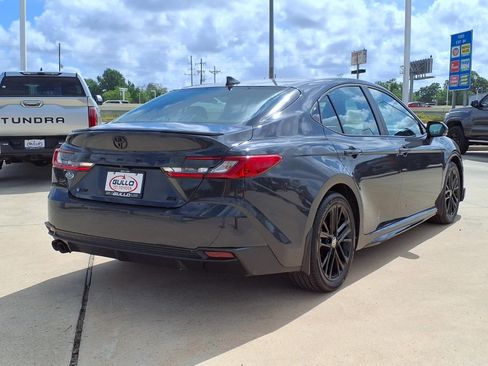 Certified 2025 Toyota Camry SE w/ Convenience Package image 8