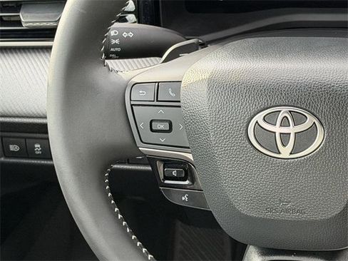 Certified 2025 Toyota Camry SE image 11