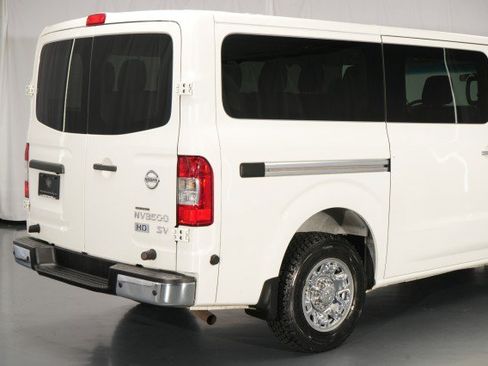 Used 2016 Nissan NV 3500 SV w/ SV Technology Package RWD image 11