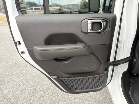 New 2026 Jeep Gladiator Sport image 22