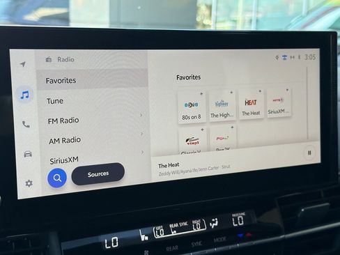 Used 2025 Toyota Sienna XSE w/ XSE Plus Package image 26