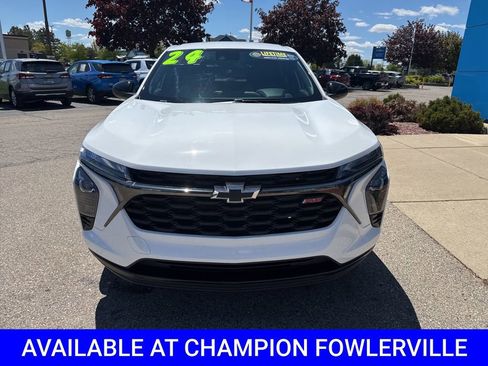 Used 2024 Chevrolet Trax RS w/ Driver Confidence Package FWD image 6