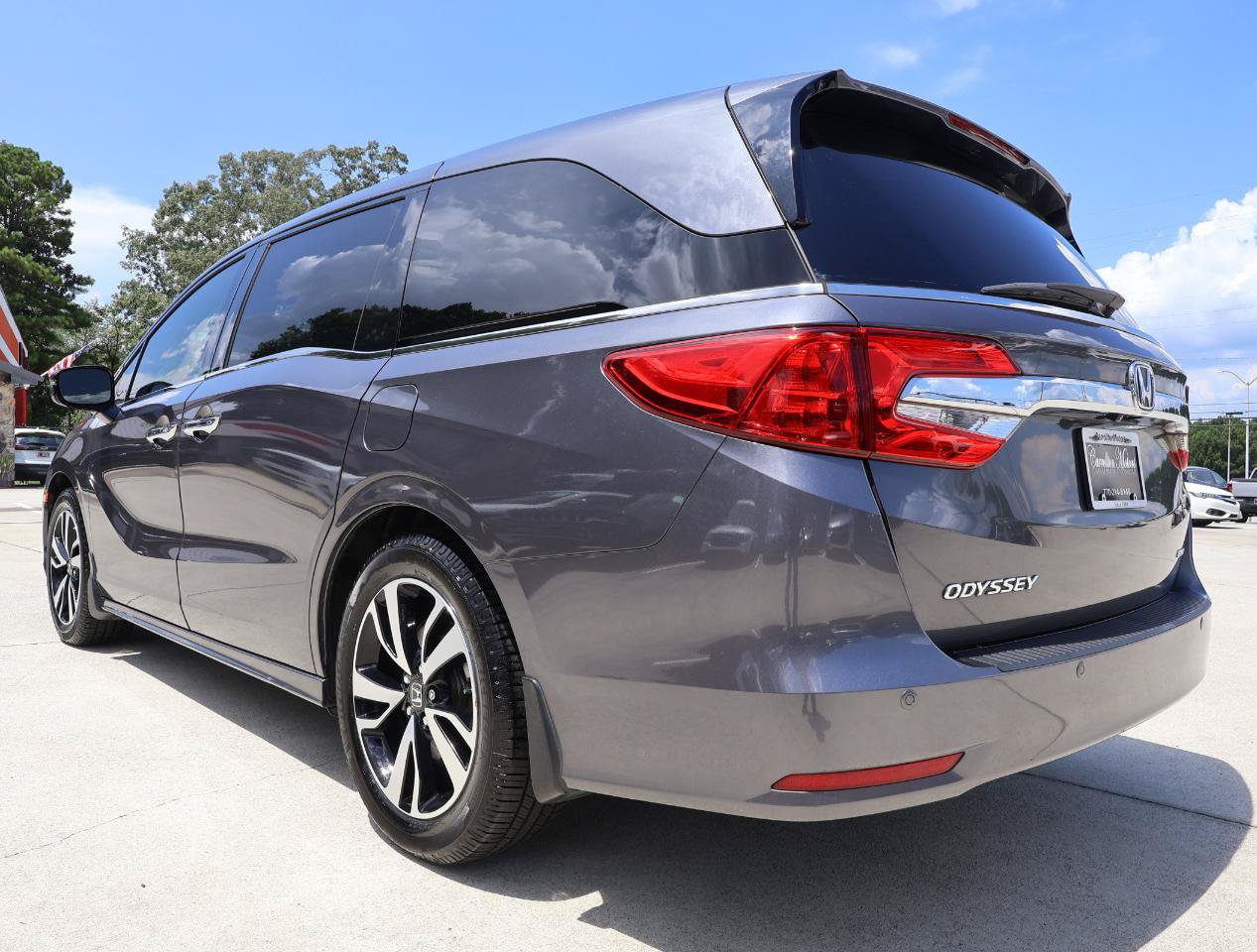 Used 2018 Honda Odyssey Elite image 4