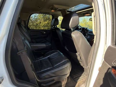 Used 2007 Chevrolet Tahoe LTZ w/ LTZ Preferred Equipment Group AWD/4WD image 25