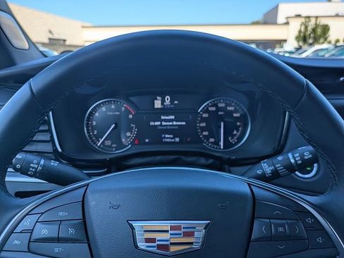 Certified 2025 Cadillac XT5 Premium Luxury image 32