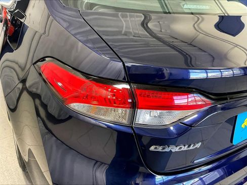 Used 2022 Toyota Corolla LE FWD image 30