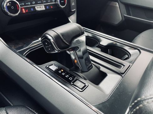 Used 2023 Ford F150 Lariat w/ Trailer Tow Package image 17