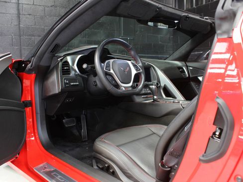 Used 2016 Chevrolet Corvette Z06 w/ 3LZ Preferred Equipment Group image 32