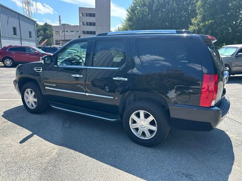 Used 2007 Cadillac Escalade AWD w/ Information Package image 4