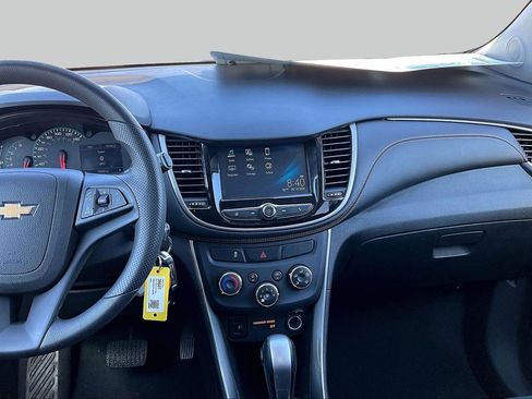 Used 2017 Chevrolet Trax LT AWD/4WD image 6