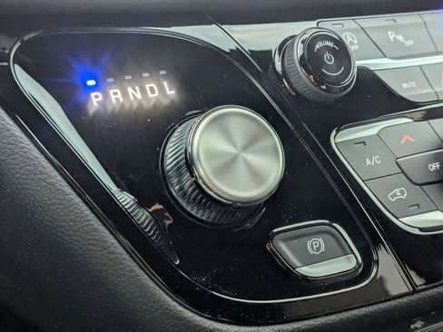 New 2026 Chrysler Pacifica Select w/ S Appearance Package image 15