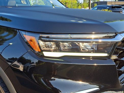 Used 2024 Honda Pilot Touring image 9