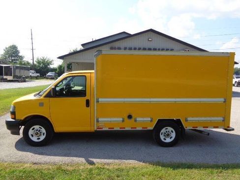 Used 2021 GMC Savana 3500 w/ Power Convenience Package RWD image 2