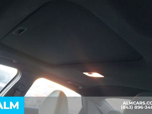 Used 2024 Hyundai Elantra Limited image 9