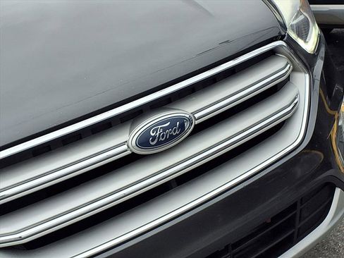 Used 2018 Ford Escape Titanium w/ Ford Safe & Smart Package image 29