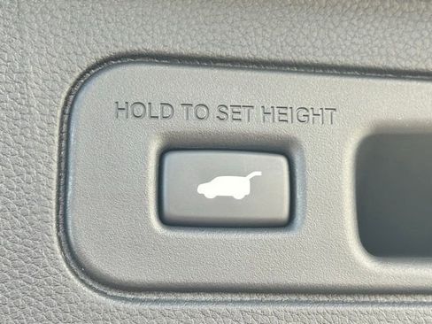 Used 2025 Honda Pilot Elite image 8