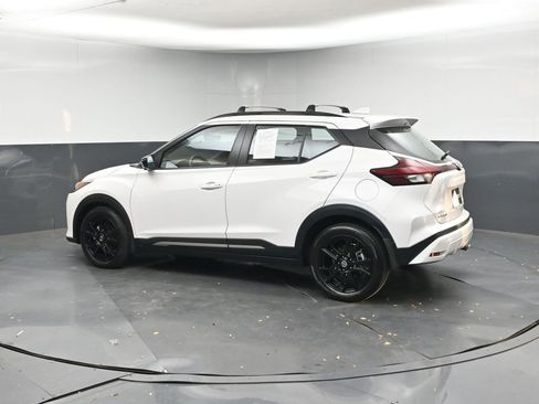 Used 2021 Nissan Kicks SR w/ SR Premium Package image 3