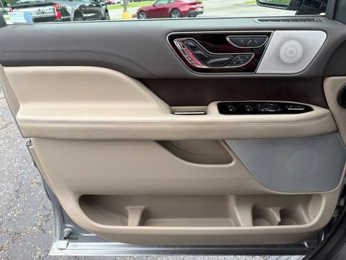 Used 2022 Lincoln Navigator Reserve AWD/4WD image 49