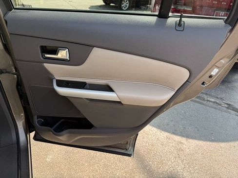 Used 2013 Ford Edge Limited FWD image 26