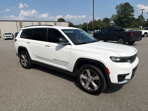 Used 2022 Jeep Grand Cherokee L Limited AWD/4WD image 11