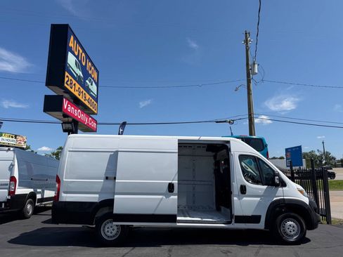 Used 2025 RAM ProMaster 3500 w/ Convenience Group FWD image 13