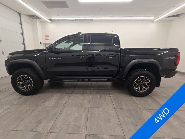 Used 2024 Chevrolet Colorado ZR2 w/ ZR2 Convenience Package III AWD/4WD image 2