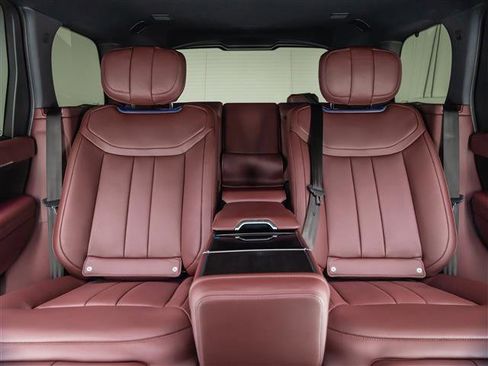 New 2026 Land Rover Range Rover Long Wheelbase Autobiography AWD/4WD image 18
