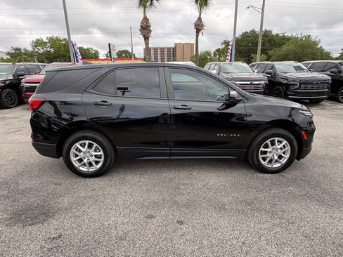 Used 2024 Chevrolet Equinox LS w/ LS Convenience Package FWD image 8