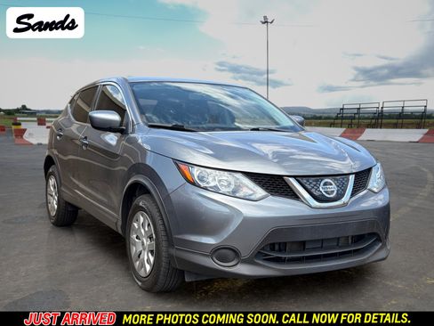 Used 2018 Nissan Rogue Sport S FWD image 1