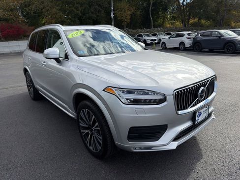 Used 2022 Volvo XC90 T6 Momentum w/ Advanced Package image 3