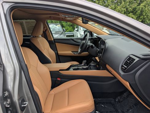 Used 2025 Lexus NX 350 AWD w/ Accessory Package (2T) image 11
