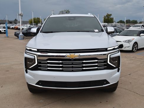 New 2026 Chevrolet Suburban Premier image 2