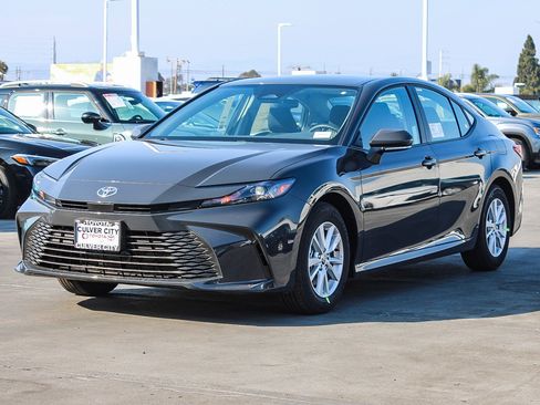 New 2026 Toyota Camry LE FWD image 3