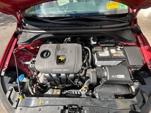 Used 2017 Hyundai Elantra SE FWD image 10