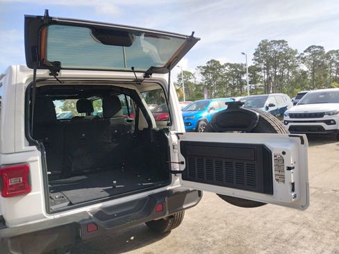Certified 2024 Jeep Wrangler Sahara image 21
