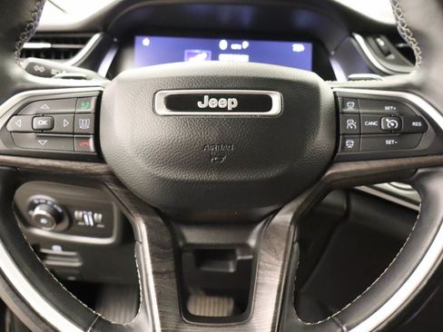 Used 2022 Jeep Grand Cherokee L Limited AWD/4WD image 12