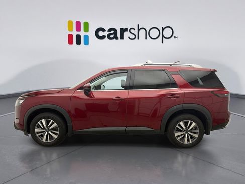 Used 2023 Nissan Pathfinder SL AWD/4WD image 2