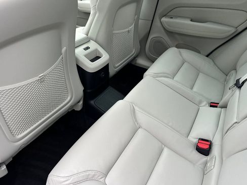 New 2026 Volvo XC60 T8 Ultra w/ Protection Package Premier AWD/4WD image 4