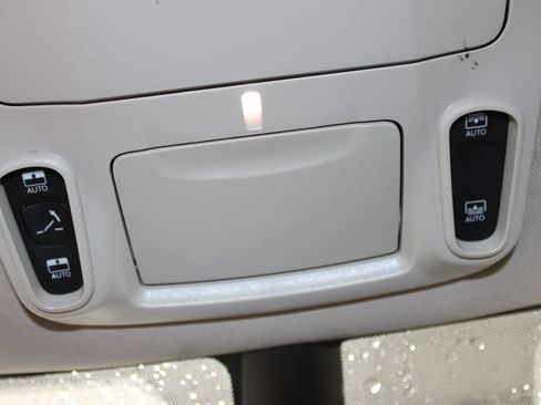 Used 2023 Chrysler Pacifica Limited FWD image 52