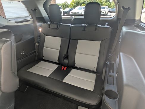 Used 2023 Ford Explorer XLT w/ Equipment Group 202A AWD/4WD image 19