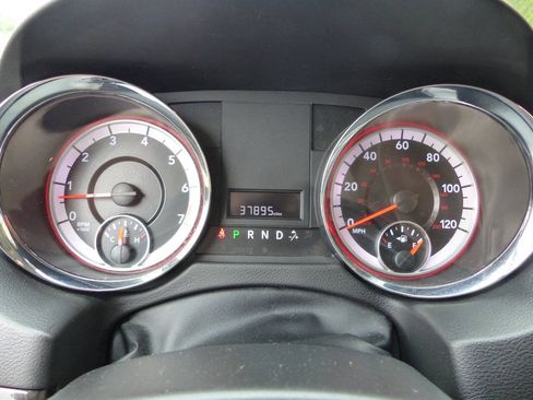 Used 2019 Dodge Grand Caravan SE w/ UConnect Hands-Free Group FWD image 25