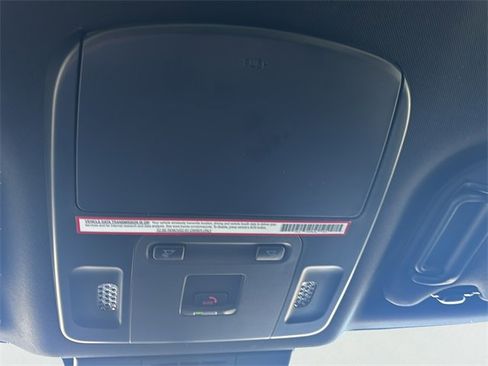 Used 2025 Toyota Camry SE image 30