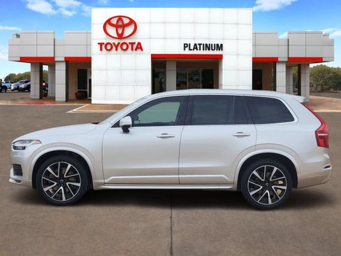 Used 2021 Volvo XC90 T6 Momentum w/ Protection Package Premier AWD/4WD image 3