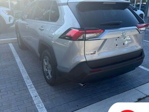 Used 2025 Toyota RAV4 XLE w/ Convenience Package FWD image 6
