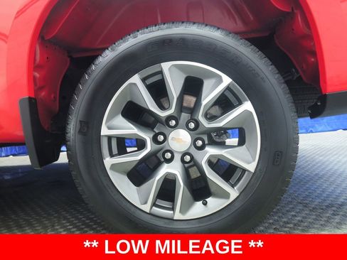 Used 2025 Chevrolet Silverado 1500 LT AWD/4WD image 7