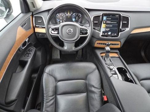 Used 2021 Volvo XC90 T6 Momentum w/ Advanced Package image 32