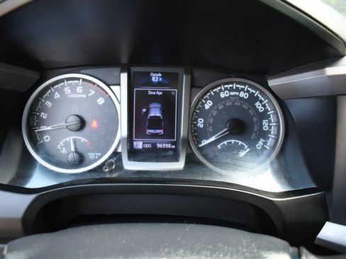 Used 2019 Toyota Tacoma SR5 AWD/4WD image 31
