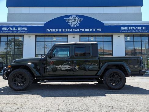 Used 2022 Jeep Gladiator Sport AWD/4WD image 1